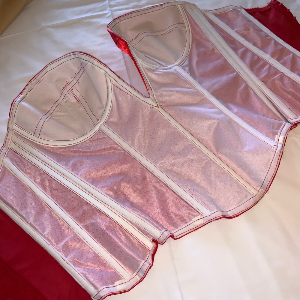 Silk/ Satin red corset - Picture 4 of 8